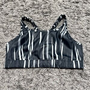 3/$15 Title nine Black and White Medium Impact Sports Bra Adjustable Straps